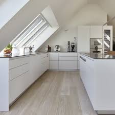 Bulthaup Am Preussenpark Shared A Photo On Instagram Eine Dachgeschoss Wohnung Birgt Viele Herausforderungen In Pun In 2020 Kuchendesign Dachschrage Einrichten Kuche