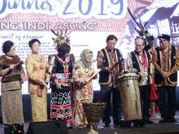 Sambutan perayaan hari gawai dan pesta kaamatan serta perayaan kaum minoriti yang lain iuga perlu diperluaskan di se. Abang Jo Mahu Kes Mahkamah Rayuan Dari Sabah Dan Sarawak Dikendali Hakim Dari Dua Negeri Ini Dayakdaily