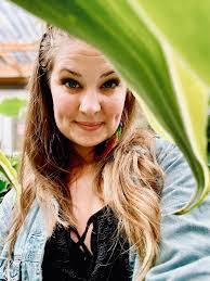 Amanda Ligon's Instagram, Twitter & Facebook