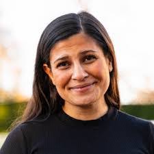 Karen Lampe's Instagram, Twitter & Facebook