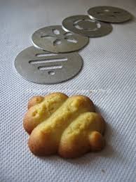 Dolci biscotti al vino i biscotti al vino sono deliziosi dolcetti di farina, zucchero, olio e vino. Come Usare La Sparabiscotti Ricetta Infallibile In Cucina Con Me