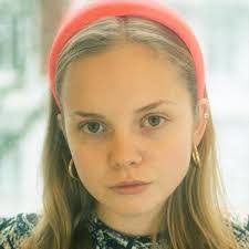 Laura Giesecke's Instagram, Twitter & Facebook