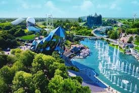 Les visiteurs (de plus de 1,05m) prennent place à bord d'une machine volante, les pieds dans le vide. L Extraordinaire Voyage Avis De Voyageurs Sur Futuroscope Chasseneuil Du Poitou Tripadvisor