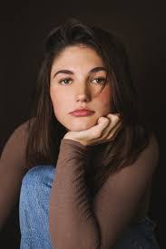 Kate Cote's Instagram, Twitter & Facebook