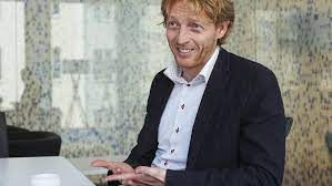 He is the owner of the kkcg group, which he founded in 1995. Mecenasi Zkumavek Cesti Miliardari Stale Casteji Investuji Do Vedcu Hospodarske Noviny Ihned Cz