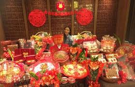 Following Traditional Chinese Wedding Customs Him Law Presents Betrothal Gifts To Tavia Yeung Traditional Chinese Wedding Chinese Wedding Custom Wedding