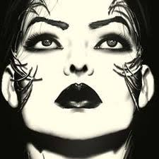 Moore wants 'Strangers in Paradise' show