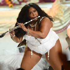 From lizzo to lana del rey, celebrities have taken umbrage with reviews online. Lizzo Was Sie Uber Die Ausnahmekunstlerin Wissen Sollten Stern De