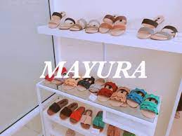 安くサンダルを作れるお店があるよ と 友達に連れて行ってもらったプロンポンの靴屋さん mayura 最近インスタとかでも話題ですよね 実際に行ってみたら ほんと安いのに可愛い 最近オーダーしていたものが出来上が バンコク 可愛い デザイン