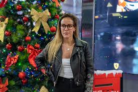 Her, o que she fazia antes da fama, a vida pessoal de her, curiosidades, rankings de popularidade e muito mais. Irma De Carolina Patrocinio Elogia Super Vantagem Da Fabrica De Oculos Do Chiado Chiado Eyeglass Factory