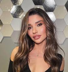 Heather Borchers's Instagram, Twitter & Facebook