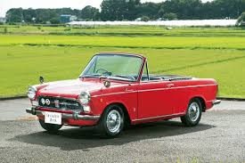 全長3 8ｍ 50年前の4人乗りオープンカー ダイハツ コンパーノスパイダー 1 nosweb jp 日本の旧車webマガジン ノスウェブドットジェイピー オープンカー ダイハツ 旧車