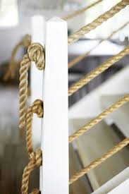 18 Sommerliche Maritime Deko Ideen Fur Drinnen Und Draussen Strandhaus Dekoration Treppe Haus Maritime Deko