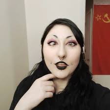 Clown feels like doing drag