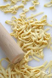 Einfache Selbstgemachte Nudeln So Nach Gefuhl Rezept Selbstgemachte Nudeln Festliches Essen Nudeln
