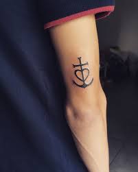 Tatouage Croix De Camargue Tatouage Croix Tatouage Lettrage Tatouage