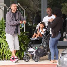 Jesse williams is fighting to pay the mother of his children as little as possible for their care. Jesse Williams Doesn T Want To Pay His Ex The 200 000 In Their Divorce Battle Sports Retriever