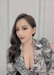 Thường xuyên mượn bạn ô tô, vợ bạn. VÅ© VÄƒn Thanh Ä'a Chia Tay Báº¡n Gai Ä'áº¡i Gia Co Vong 1 Khá»§ng