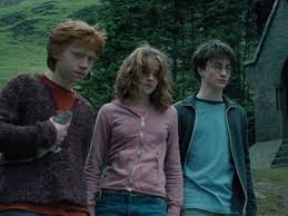 While hermione's (emma watson) cat torments ron's (rupert grint) sickly rat. Kritika Harry Potter Es Az Azkabani Fogoly 2004 Supernatural Movies