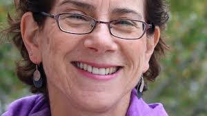 Lisa Lahey's Instagram, Twitter & Facebook