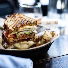 In the fat dog eet je hotdogs en drink je wijn of champagne. The Fat Dog Craft Beer Wine Spirits Kitchen North Hollywood Ca