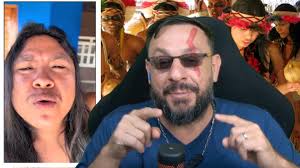 Morcego na coleira do gatinho #animais #bichoesperto #dueto