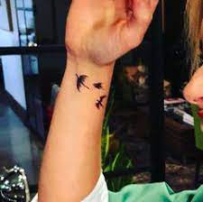 Emilia Clarke Just Got A Game Of Thrones Tattoo And It S So Perfect Game Of Thrones Tattoo Tattoos Fun Tattoo Ideas