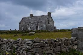 Diese hervorragende moderne architektur ist in dublin, irland gelegen. Verlassenes Haus Auf Aran Inseln Inis Mor Foto Bild Himmel Irland Haus Bilder Auf Fotocommunity