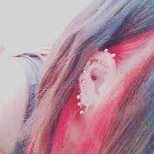 websta kana oyasumi ピアス入れ替えた少しだけもうそろそろ量産型茶髪か黒髪に戻す インナーカラー インナーカラーヴァンパイアレッド インナーカラー赤 セルフカラー カラーリング インナー赤 セルフインナーカラー helix winter instagram ear cuff