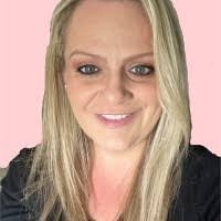 Aimee Perron's Instagram, Twitter & Facebook