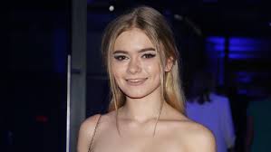 Who is she dating right now? Julia Wroblewska Choruje Na Depresje Aktorka Przyjmuje Leki