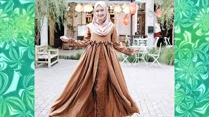 Model baju gamis batik couple sarimbit kombinasi kemeja lengan panjang motif emas untuk anak muda batikcouple store Inspirasi Model Baju Gamis Batik Kombinasi Untuk Segala Acara Kepogaul