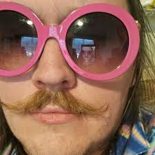 Chris Farthing (@momochris64)'s videos with Show your artwork