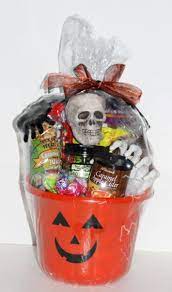 Spooky Halloween Basket For A College Student Bravo Baskets Halloween Baskets Halloween Care Packages Halloween Gifts