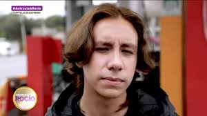 Clara y Gerardo enfrentan el dilema de cómo actuar para que su 'angelito'  de apenas 22 años, aprenda a no pedir préstamos impagables y a no embarazar  a sus novias., Programa completo aquí ➡️ ...