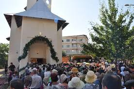 Biserica a fost construita in anul 1814 de gheorghe catargiu pe locul domnesc daruit de scarlat voda. SfinÅ£ii ImpÄƒraÅ£i Constantin Si Elena CinstiÈ›i AstÄƒzi In Parohiile Din JudeÈ›ul BotoÈ™ani È™tiri BotoÈ™ani CulturÄƒ Stiri Botosani Ro
