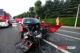 6:02 somos premium con jesus hernandez 4 045 просмотров. Incidente Ad Arcore Frontale In Via San Martino Feriti Due Uomini