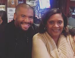 Being considered as one of the most gifted quarterbacks, he earned the 2013 super bowl and was invited to pro bowl. An Insight Into Russell Wilson S Family Parents Siblings Wife Kids Bhw Celebrity Families Russell Wilson Ciara And Russell