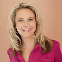 Carrie Travis's Instagram, Twitter & Facebook