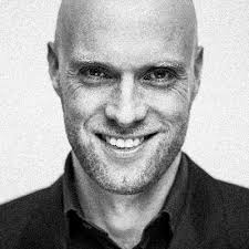 Phil Barrett (@backtobachagain)