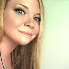 Abigail Belcher's Instagram, Twitter & Facebook