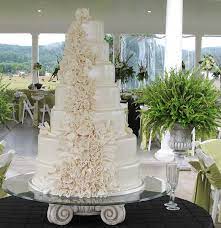 Wedding Too Pretty To Eat Contemporary Wedding Cakes Outdoor Wedding Cake Beautiful Wedding Cakes