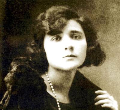 Resultado de imagem para fotos clarice lispector florbela espanca"