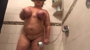 Welcome to the big site of the most beautiful amateur pics. Mature Woman Reveals Pussy During Shower