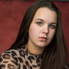 Isabel Caswell (@Isabel_Caswell)