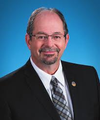 Nuacht Feb. 2016.indd