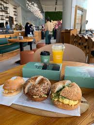 اسأل الرياض On Twitter افتتاح الفرع الجديد بيقل أو بيقل Bagel O Bagel من مطاعم الفطور اللذيذة بالرياض المكان شرح وكبير يتكون من طابقين والديكور مرتب جلسات داخلية أفراد وعوائل أفضل الطلبات