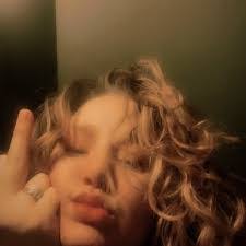 Lauren Poisson's Instagram, Twitter & Facebook