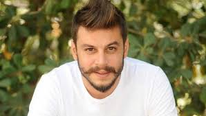 Ο αγαπημένος ηθοποιός ξέσπασε στον. Baby Boom Pateras Gia Deyterh Fora O Lewnidas Kalfagiannhs Star Gr