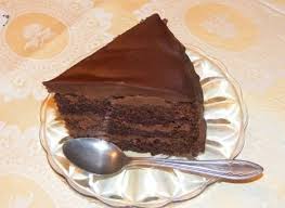 Aseaza a treia felie de blat si insiropeaza, apoi da tortul la rece pentru o ora. Cel Mai Bun Tort Pentru Sf Ioan Tort Cu Crema De Ciocolata Uite Cum Se Prepara Retete Speciale